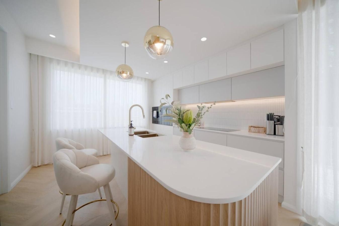 Brand-new 4br Luxury Living Near Airport And Mall