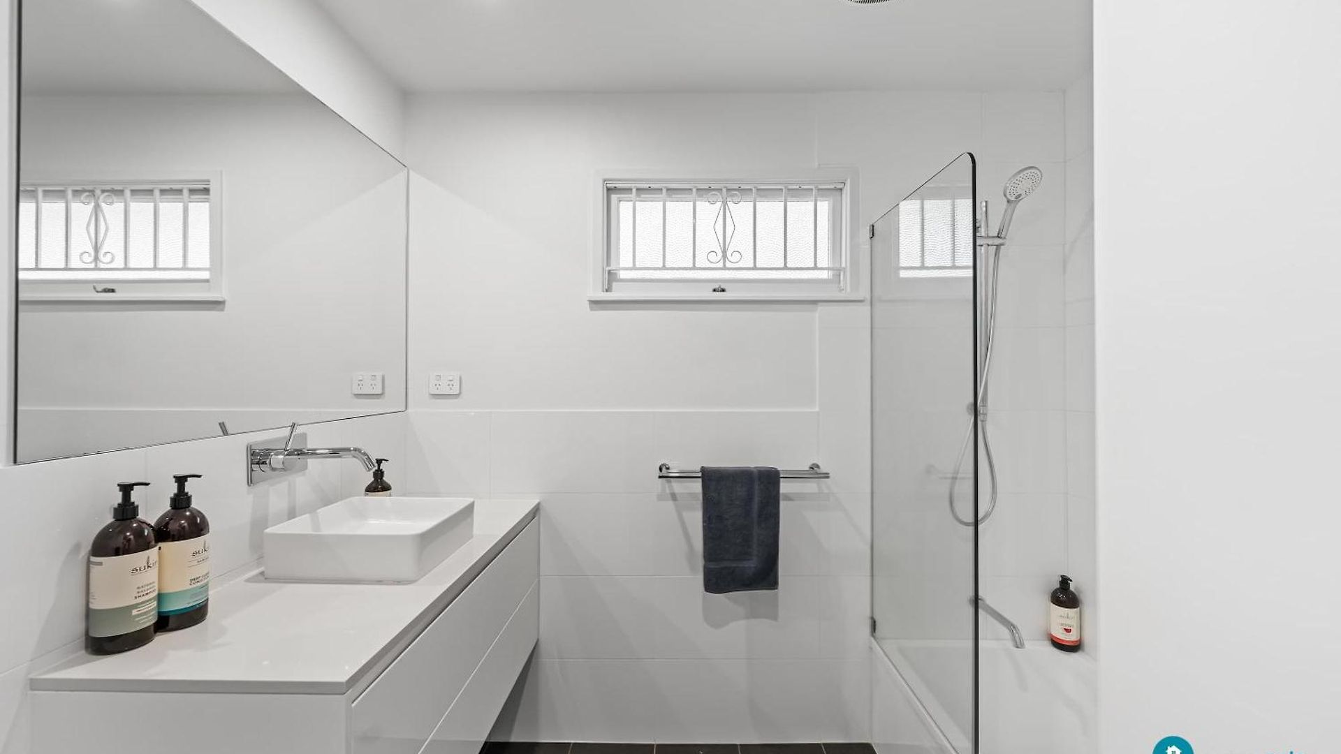Stylish Mid Century Close To Cbd