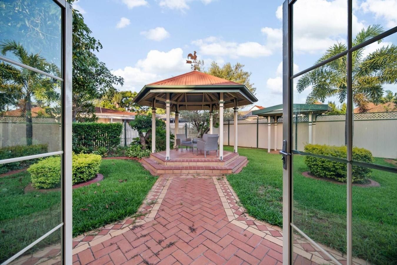 Holiday home Modern 4b Family-friendly In Robertson Qld Brisbane