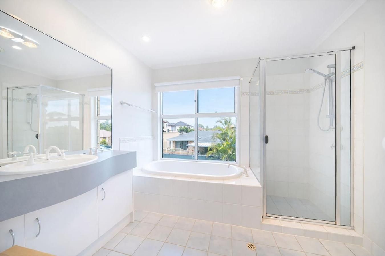 Entertainment Haven Pool Games Huge Living Space * Brisbane