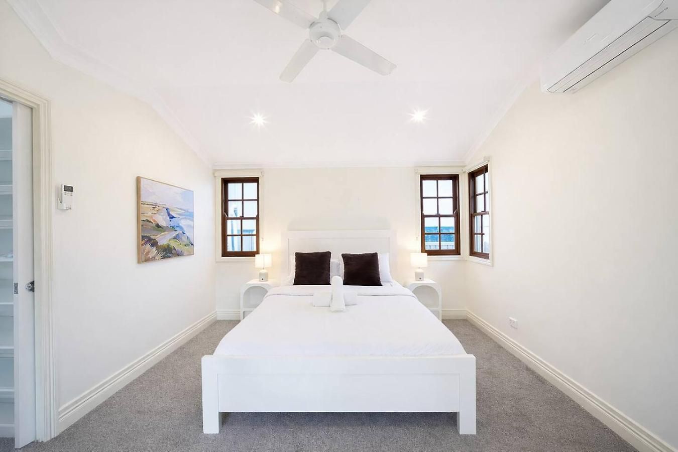 Bayside Queenslander High Ceilings Family-friendly