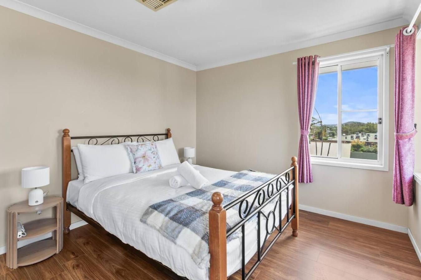 Spacious 2-storey 4br House Family Friendly *