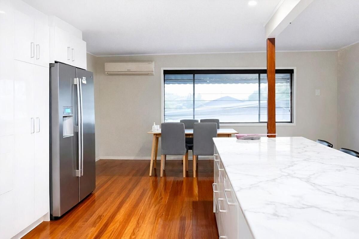 4 Bedroom With Private Cinema, Pool 2parking Brisbane