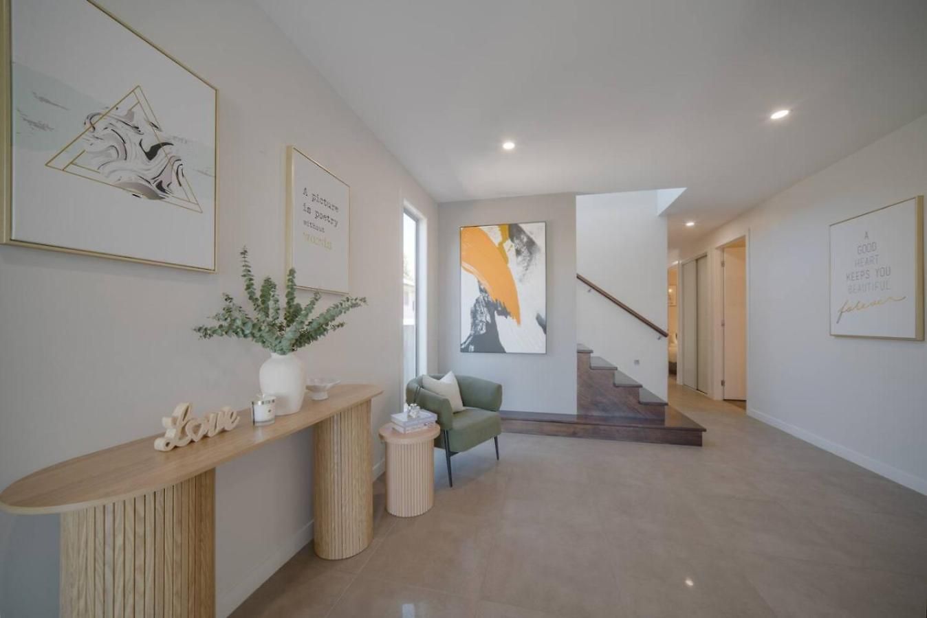 Scenic Views With Pool And Elegant 5br Holiday home Brisbane