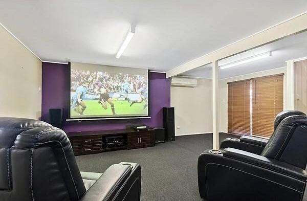 4 Bedroom With Private Cinema, Pool 2parking * Brisbane