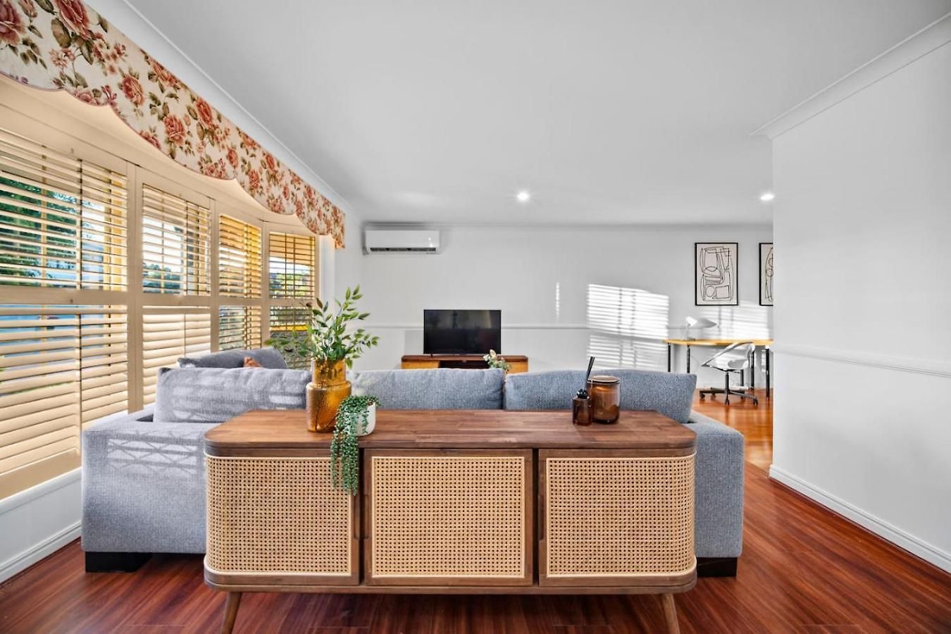 Modern 4b Family-friendly In Robertson Qld *