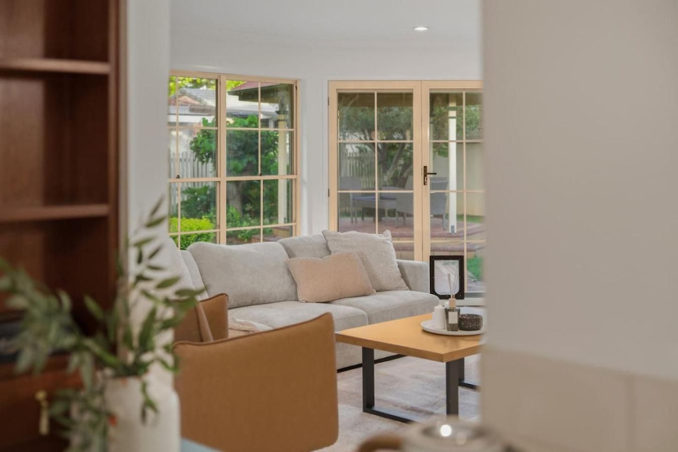 Modern 4b Family-friendly In Robertson Qld Brisbane