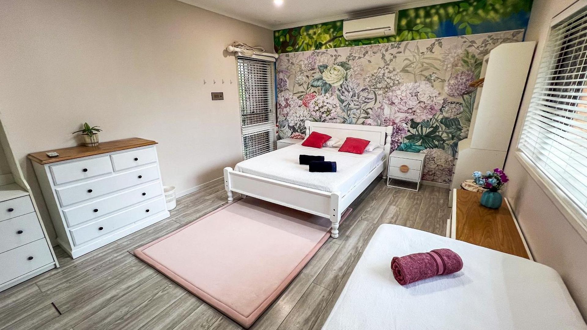 Guest house Floral Youth House Brisbane