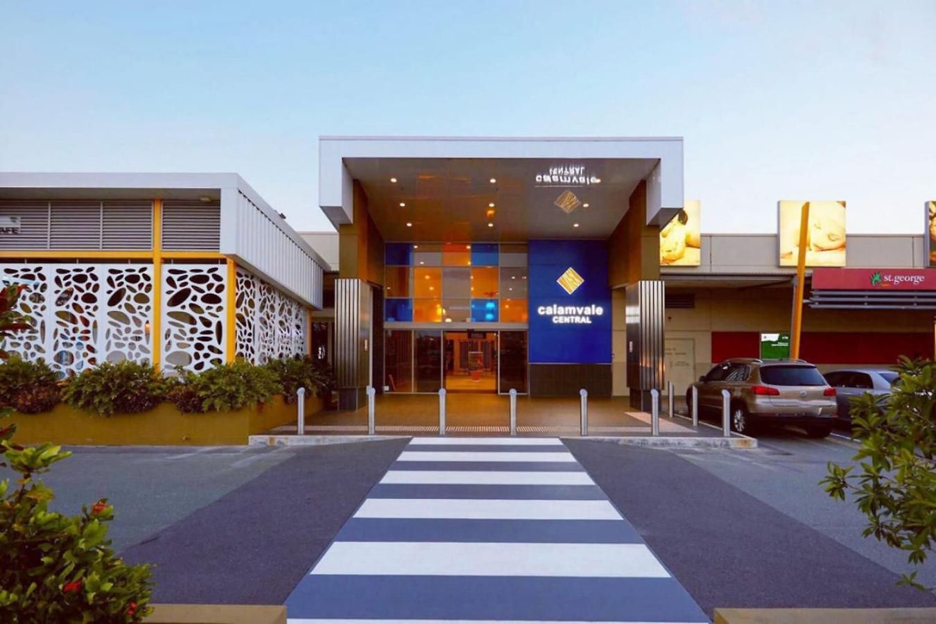 Modern 4b Family-friendly In Robertson Qld Holiday home *