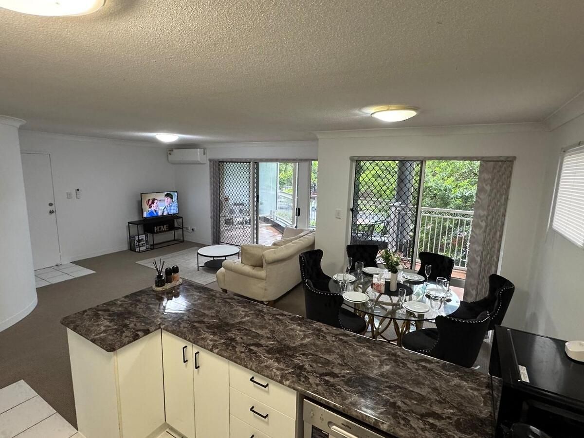 Apartment Russell Place Spacious 2br Balcony&garag