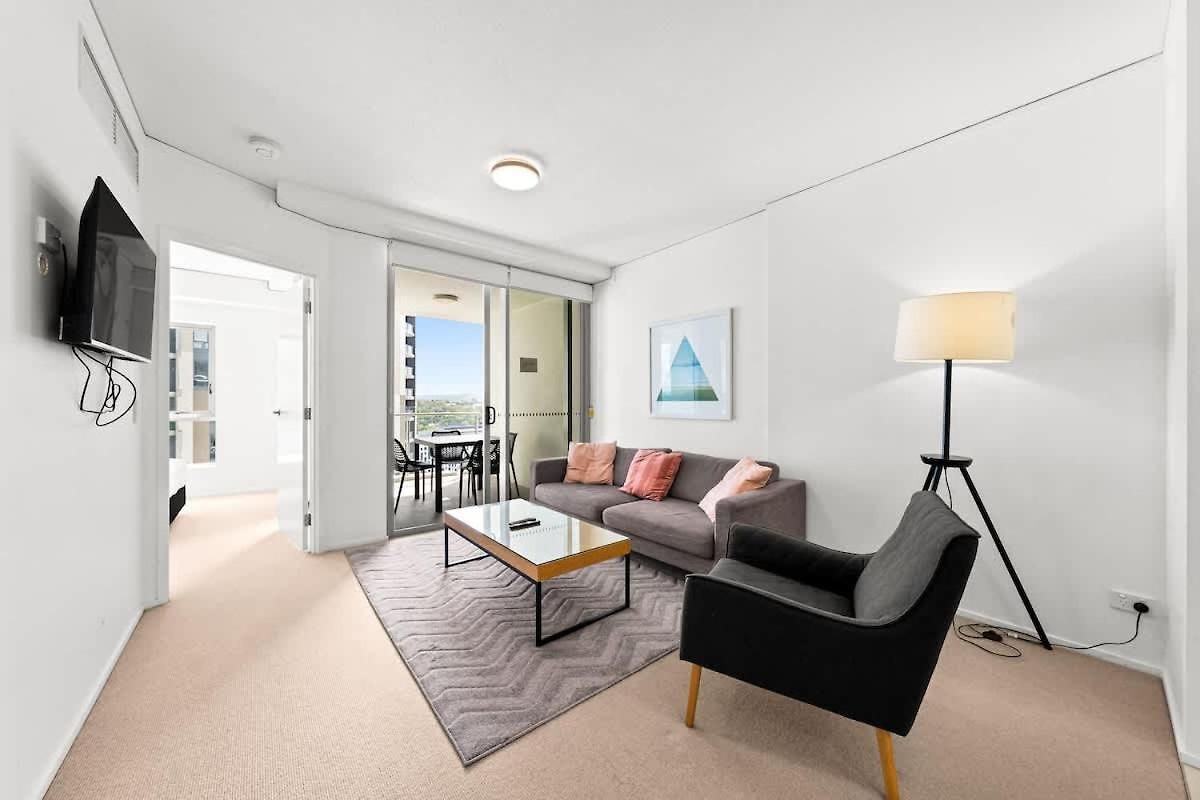 Belise - Executive 18th Floor In Bowen Hills *