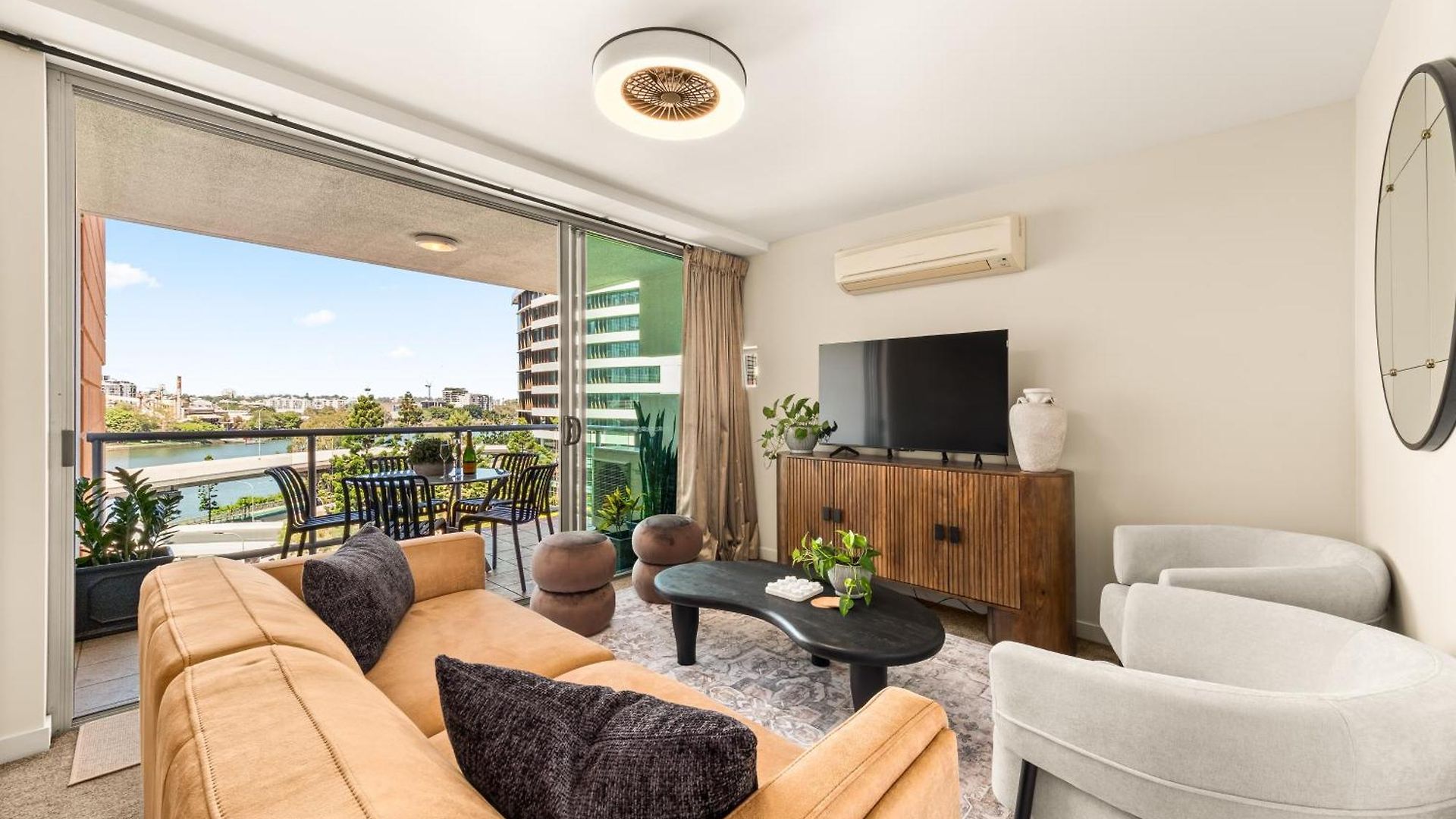 Riverside Living - Walk To Suncorp Stadium * Brisbane