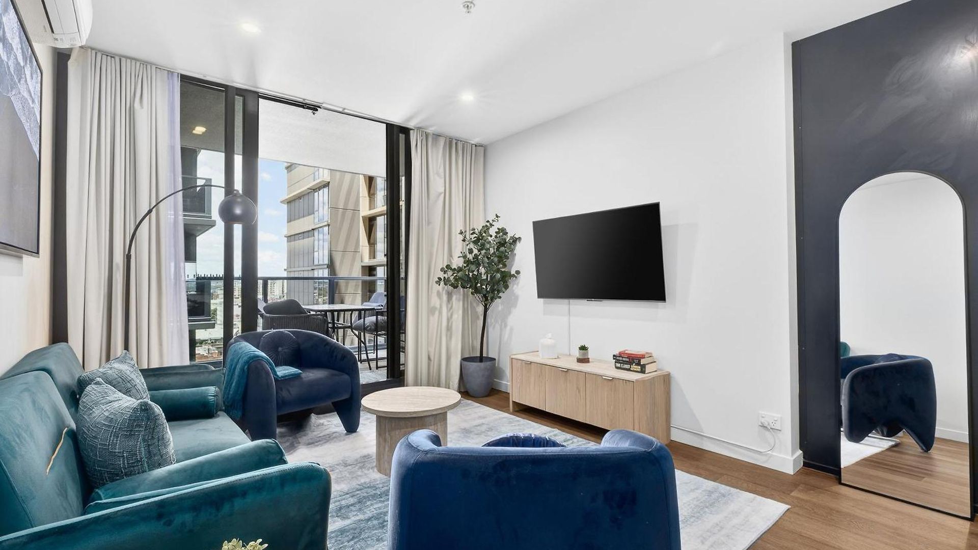 Apartment Rooftop Pool 2br In The Heart Of The Valley Brisbane