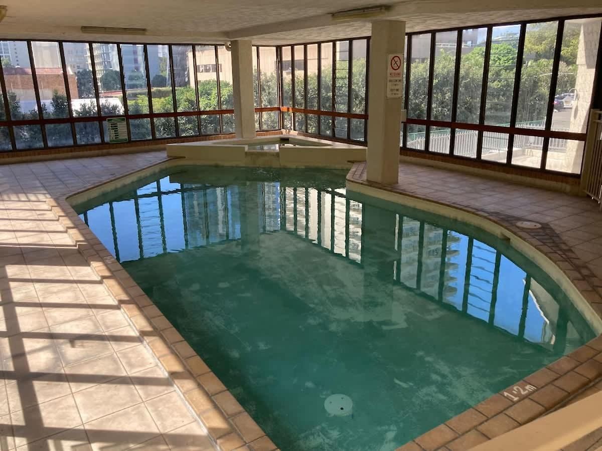 Large 2 Bed 2 Bath 1 Park Inner Location