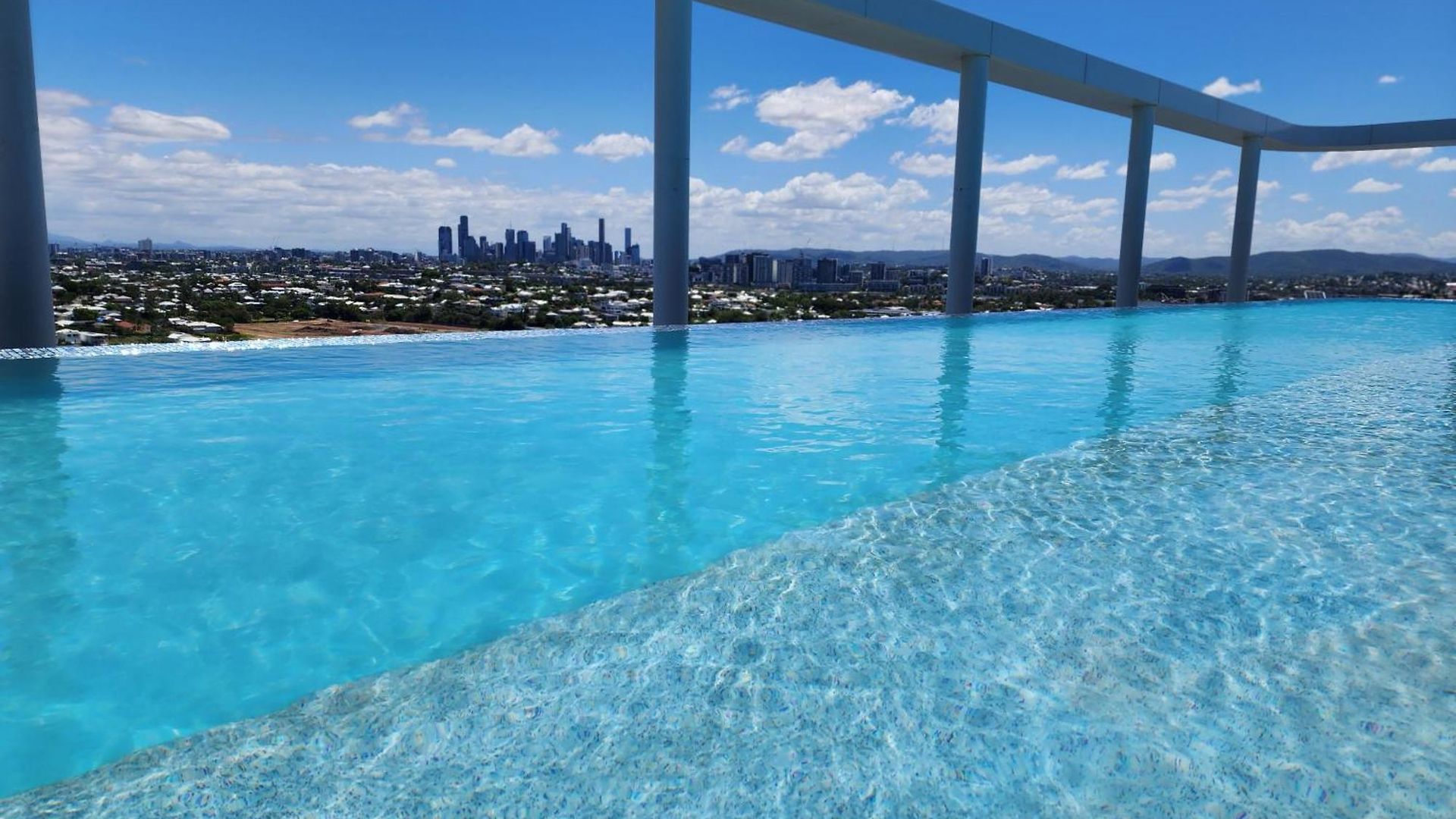 And River View With Infinity Pool, Spa, Sauna, Steam