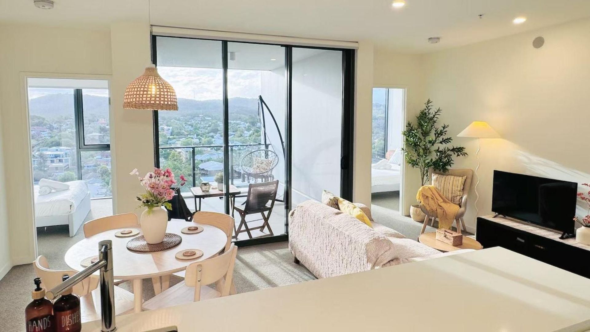 Amazing Views 2bd 2ba Homey Toowong Abode Pool M29 Apartment