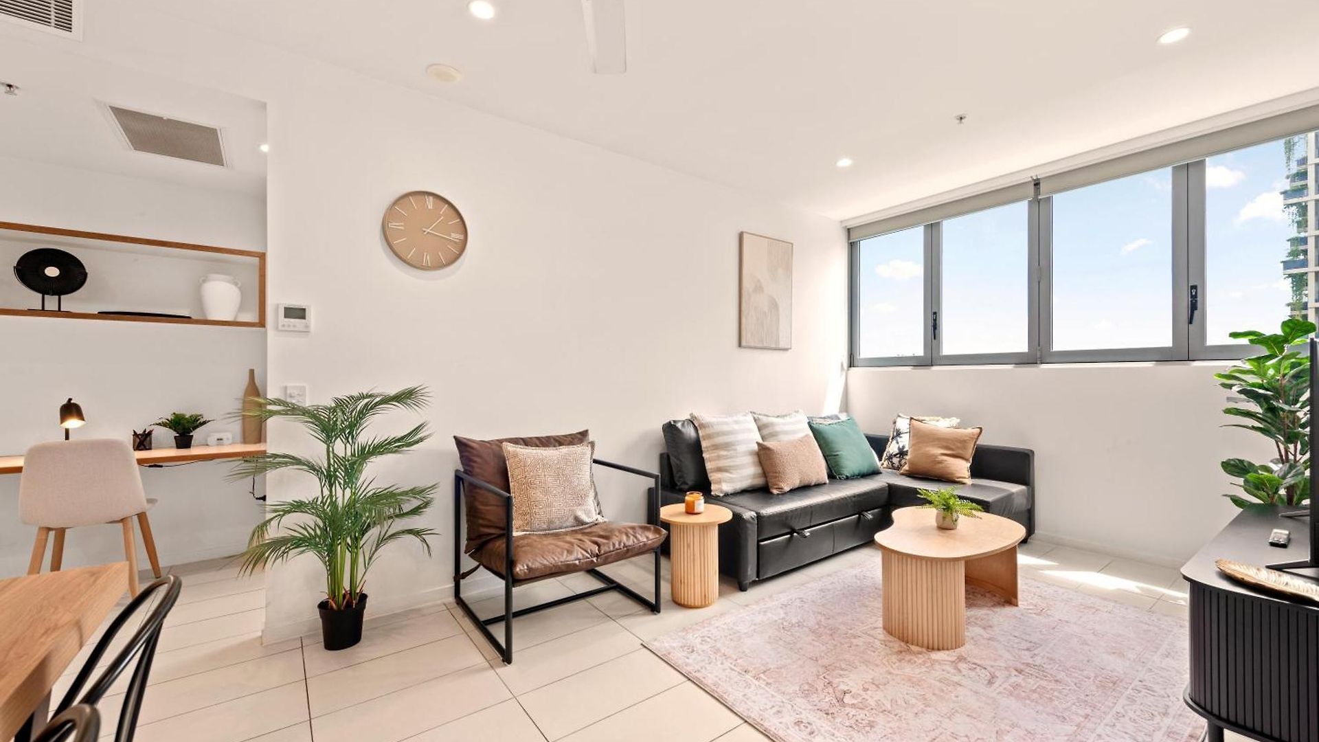 Apartment The Plaza |2 Bed • Bright & Comfy • Pool • Parking Brisbane