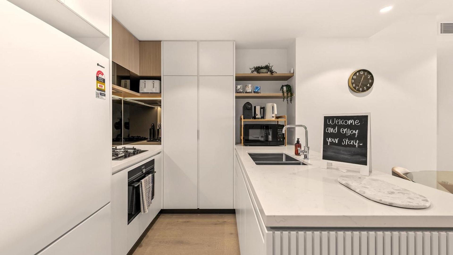 Queen's Wharf | River Views, Pool & Free Parking *