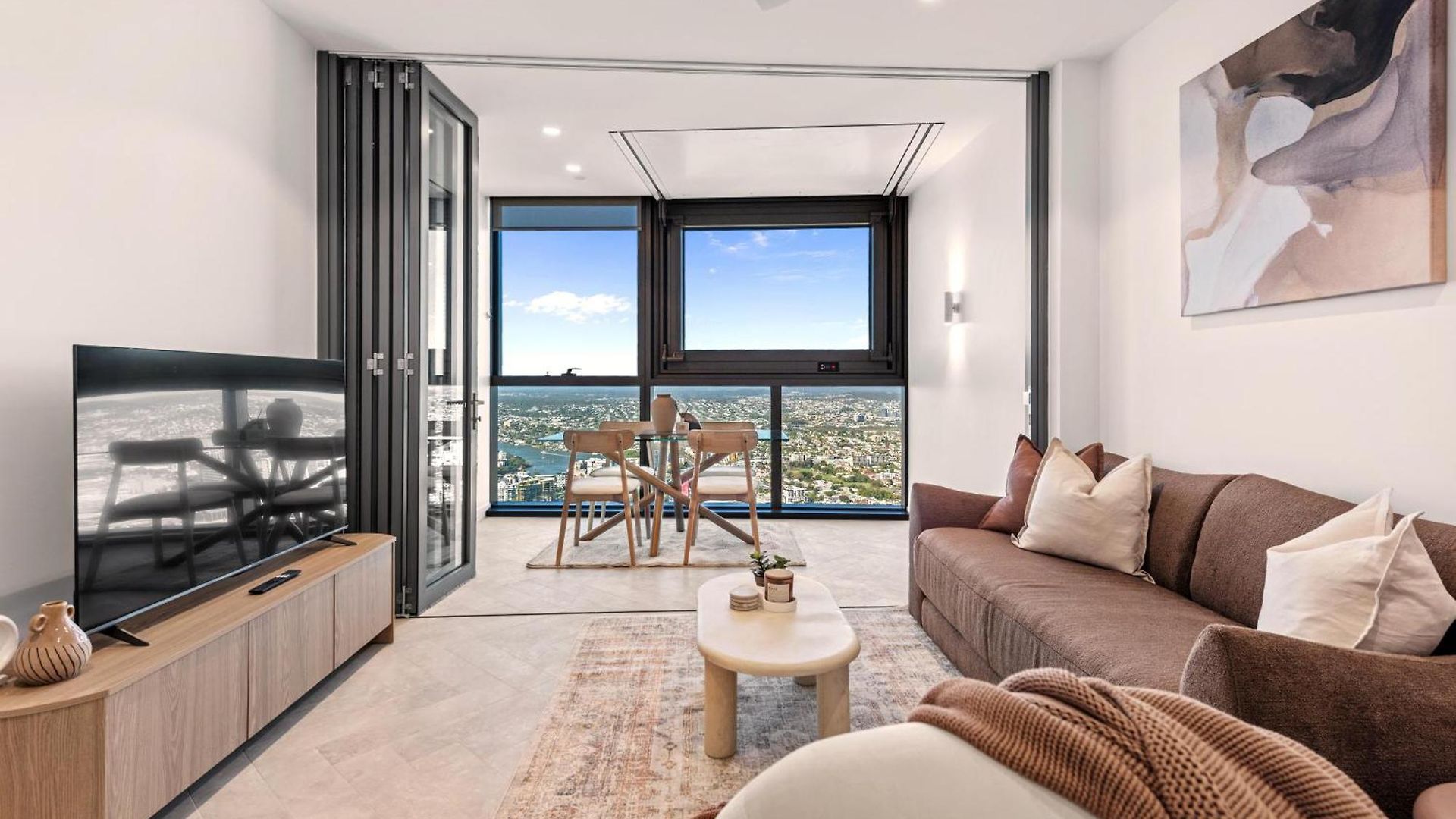Queen's Wharf | Skyline Getaway | Pool + Views Apartment *
