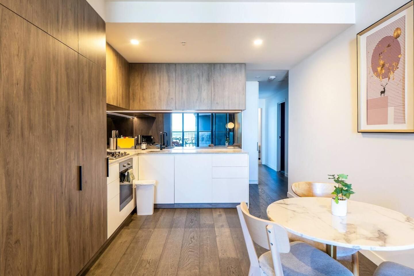 Apartment The Valley Edit | Designer Stay, Carpark + Pool -