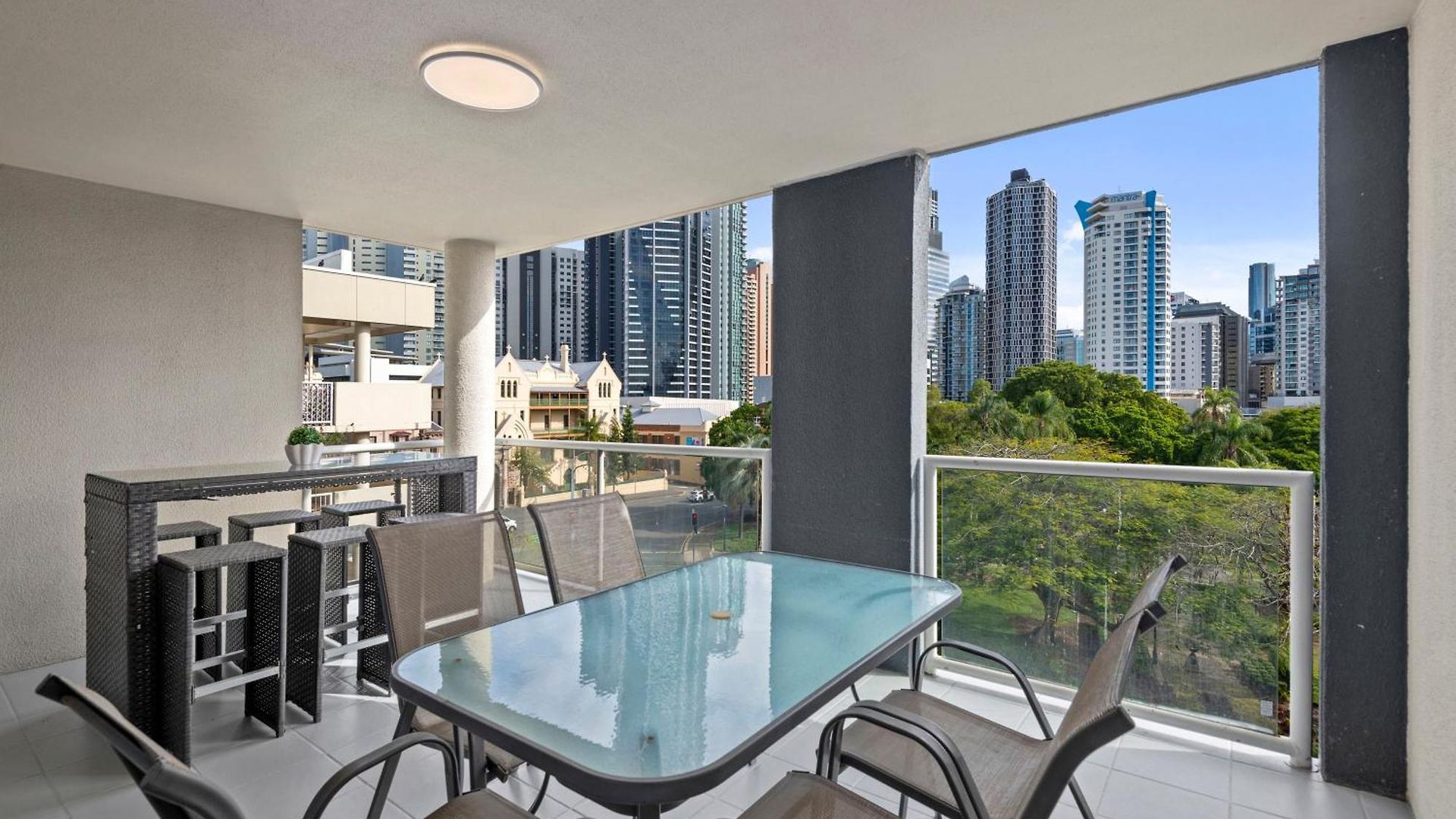2br With Views, Balcony & Car Park *