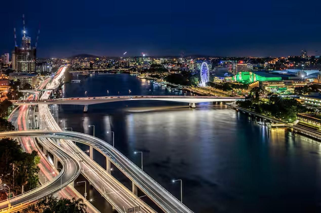 River & Fireworks Visible From The Balcony! * Brisbane