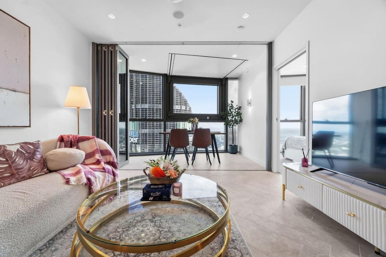Luxury 54f Skyline Iconic Queens Wharf 1br Brisbane