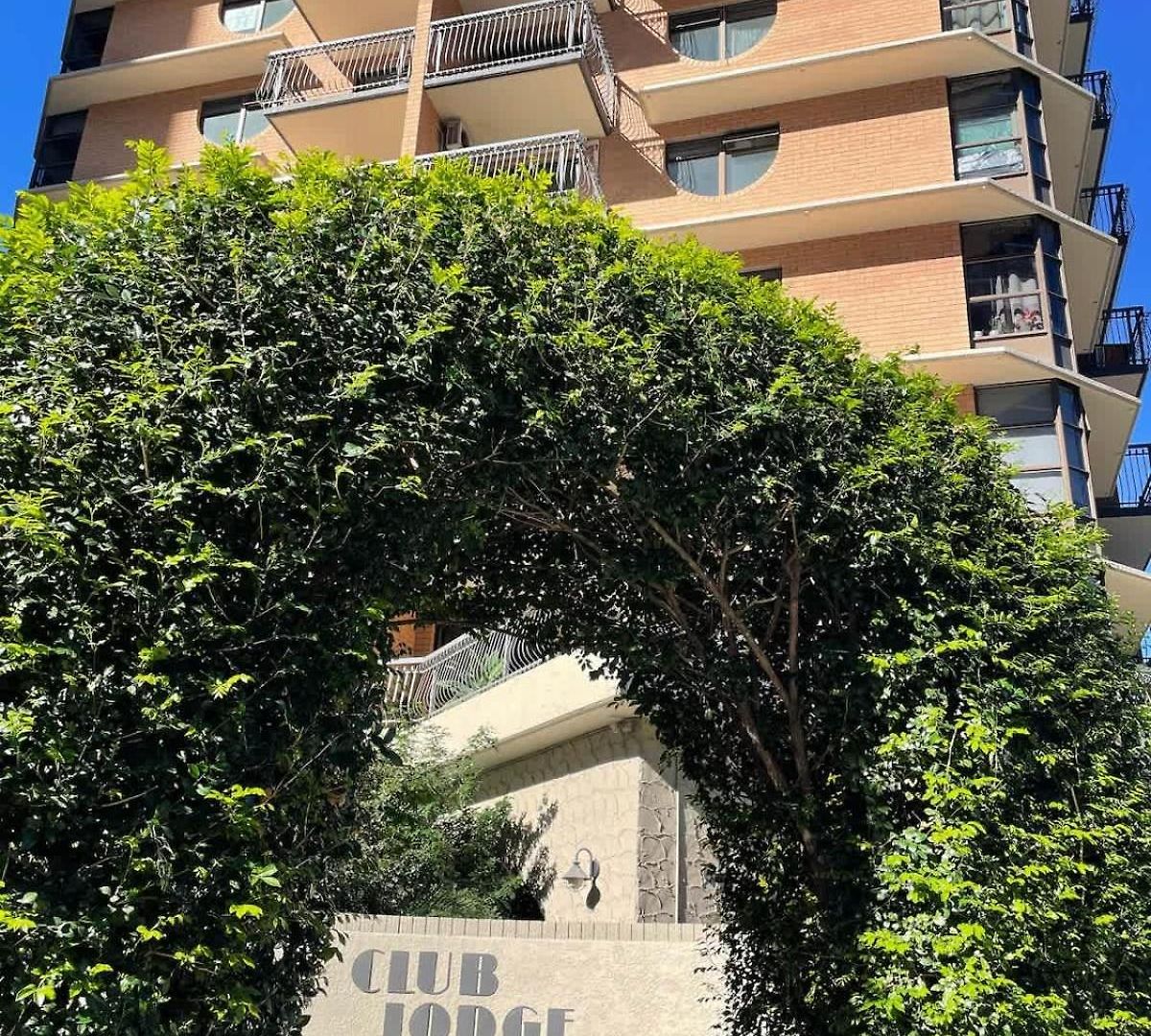 Large 2 Bed 2 Bath 1 Park Inner Location *