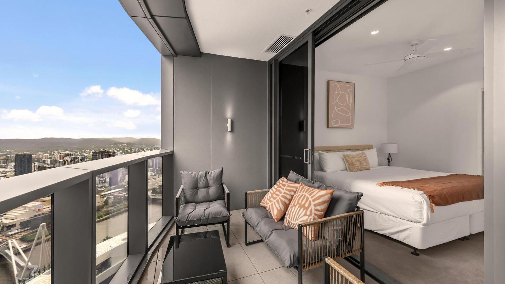 Apartment Queen's Wharf | South Bank & River Views | Pool