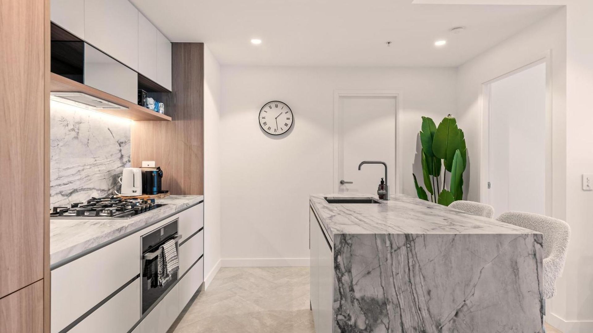 Apartment Queen's Wharf | Skyline Getaway | Pool + Views *