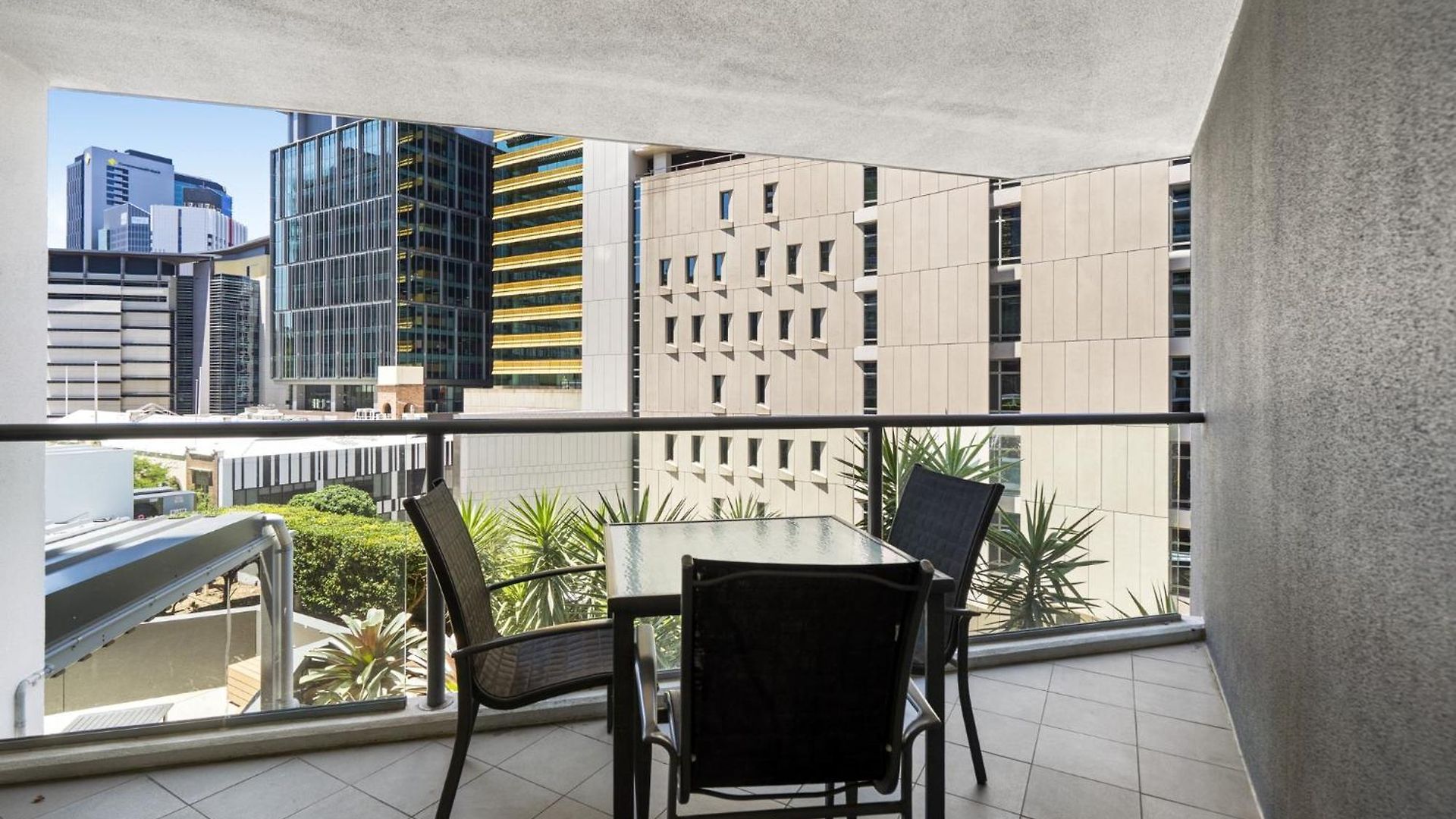 Retreat With Private Balcony Brisbane