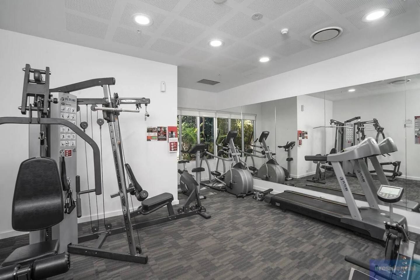 The Plaza |2 Bed • Bright & Comfy • Pool • Parking * Brisbane