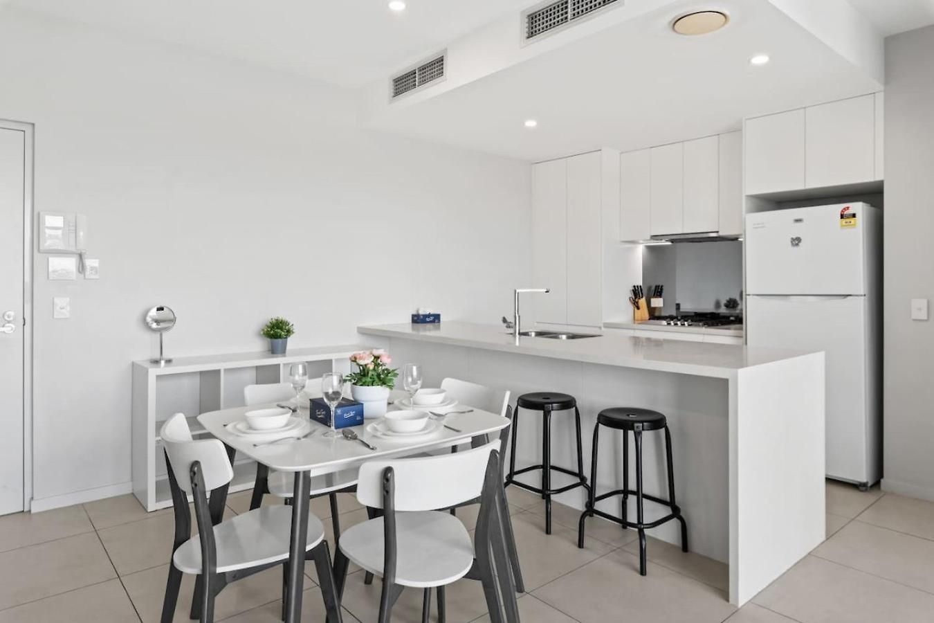 2bedroom Balcony Close To The * Brisbane
