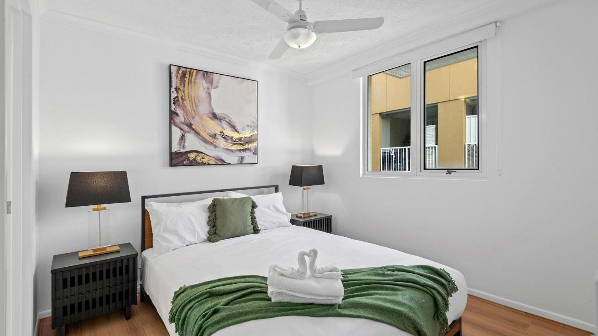 2br With Views, Balcony & Car Park * Brisbane
