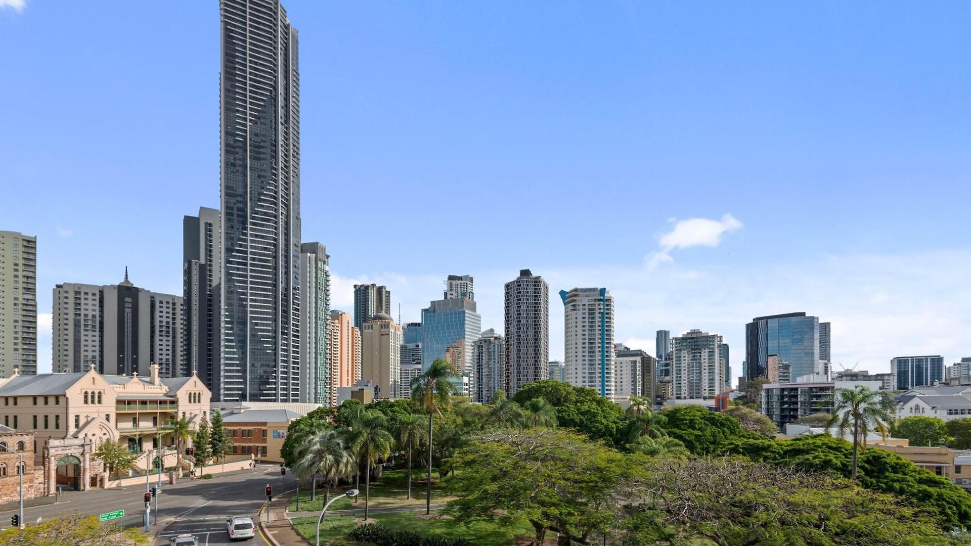 2br With Views, Balcony & Car Park *