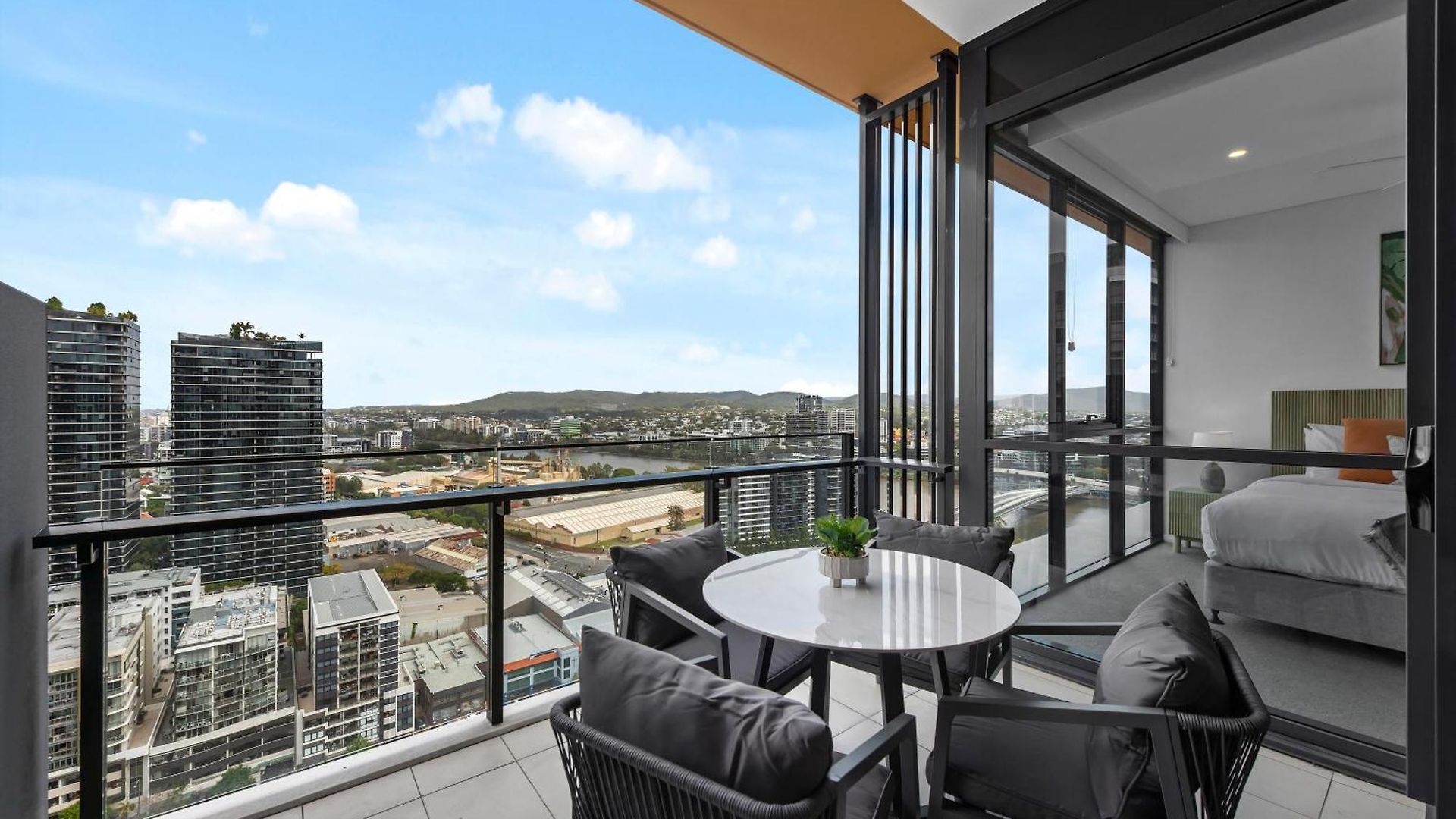 Apartment South Bank 1br With Stunning Views And Location *