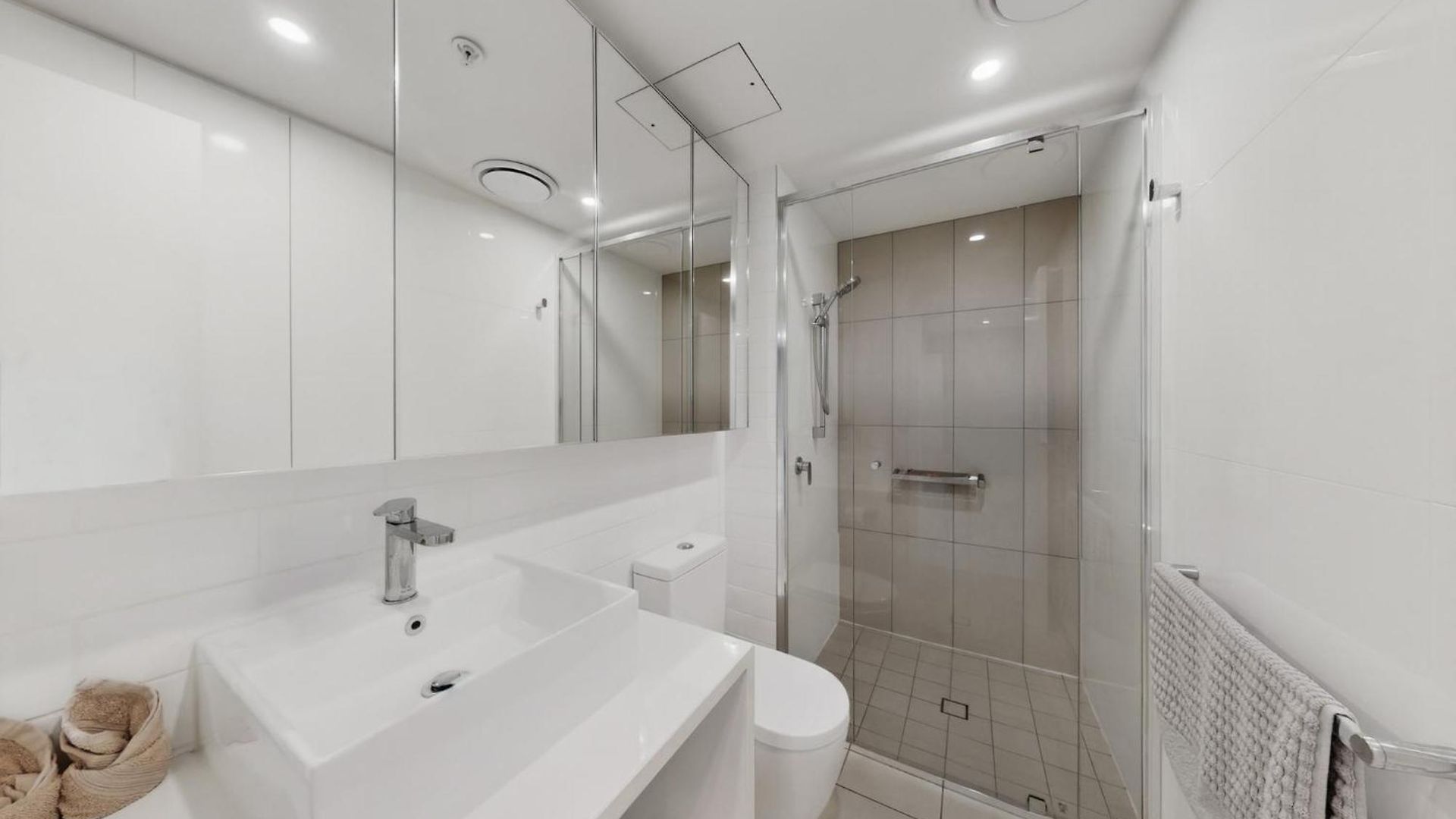Hamilton Portside Luxe Level 5 *