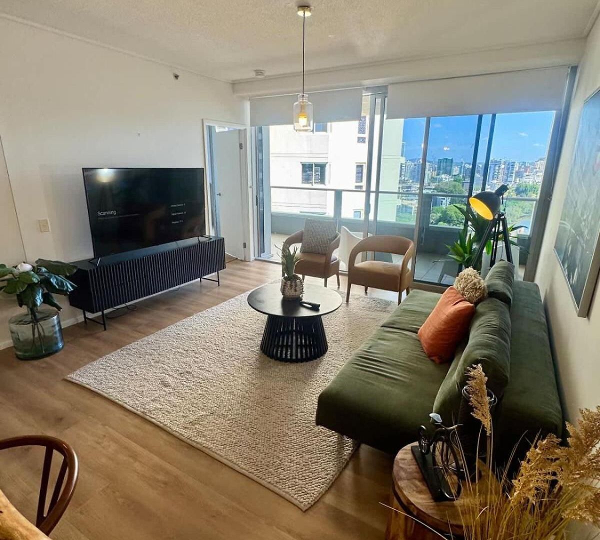 Skyline Escape - 3 Bedroom With River Views Apartment Brisbane