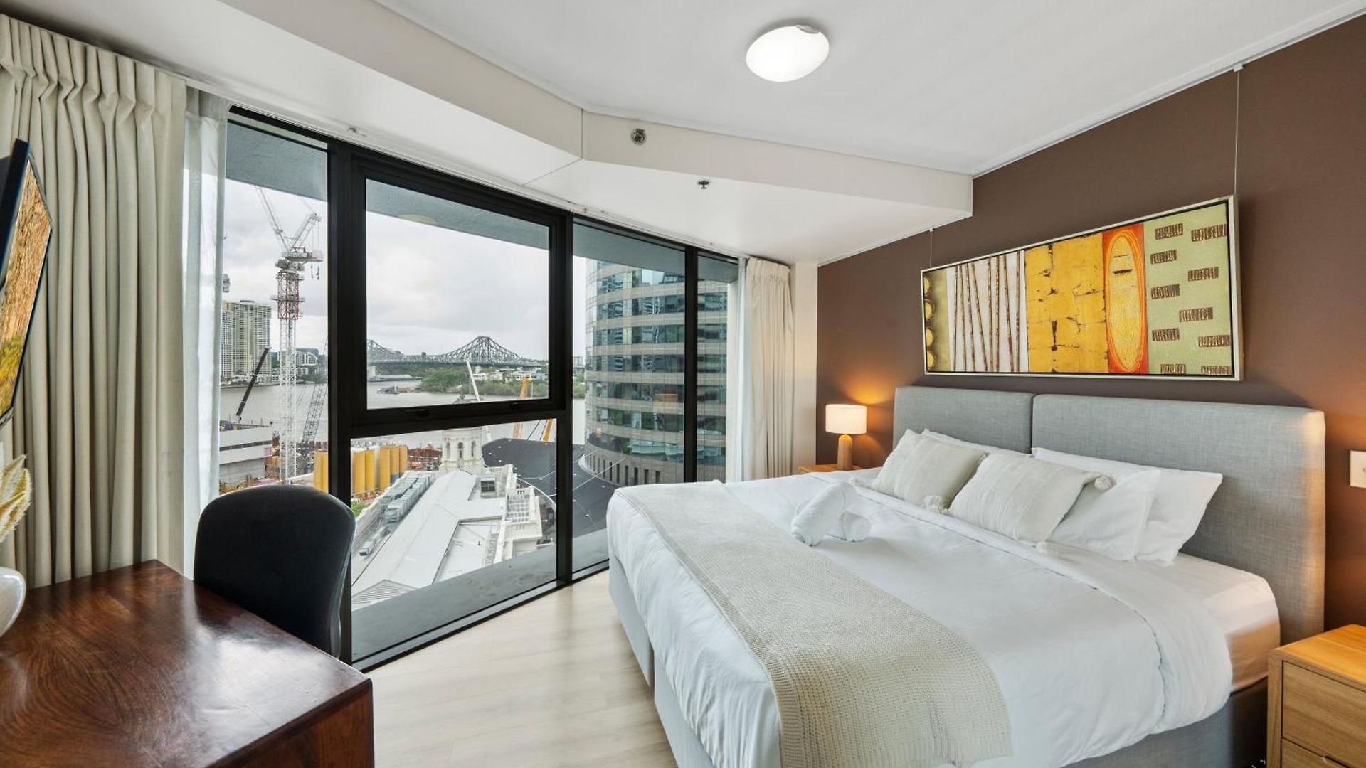 Bridge Views - Sleeps 8 - Cbd - Pool, Gym & Parking Brisbane