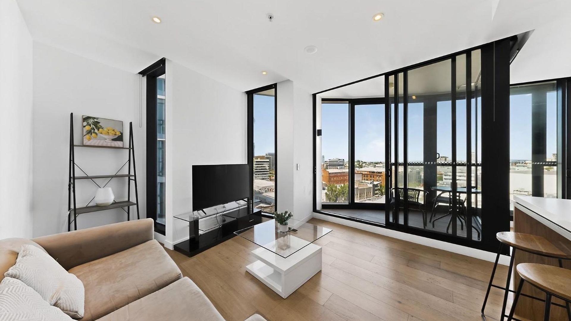 Corner 2 Bed With Views Level 11 - Fortitude Valley Apartment