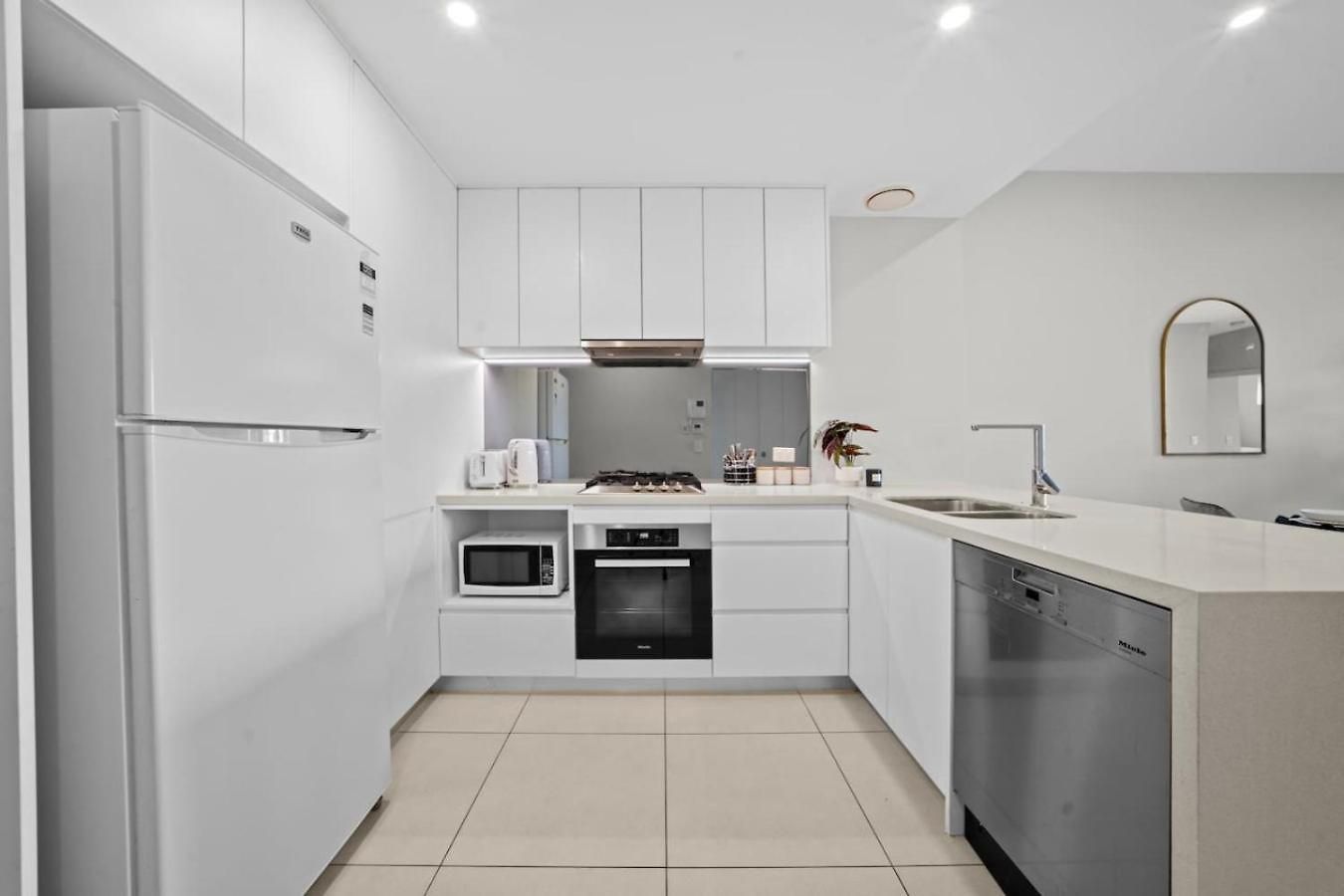 2br Near Sunnybank Plaza And Market Square Apartment