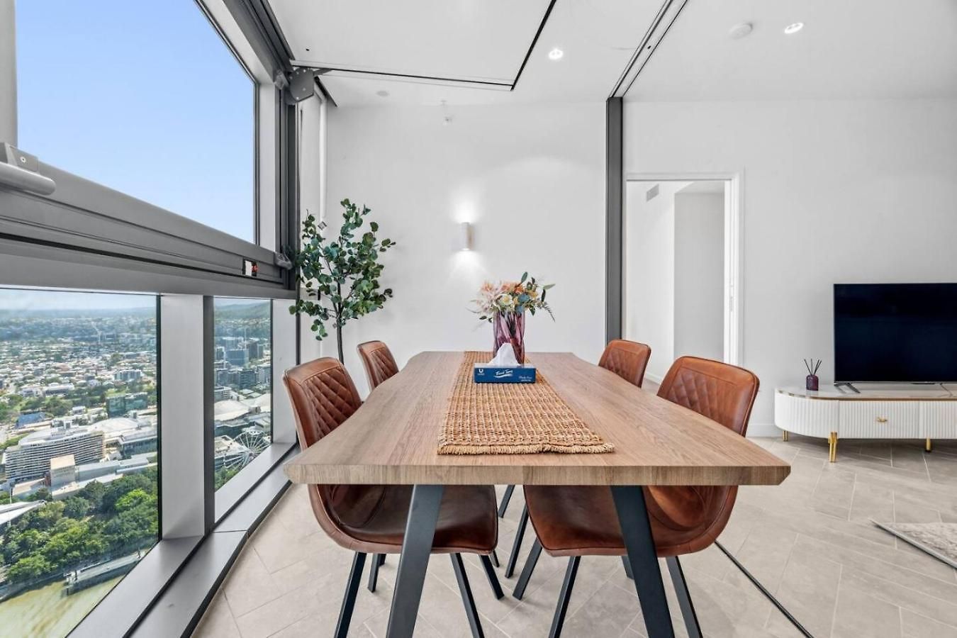 Luxury 54f Skyline Iconic Queens Wharf 1br