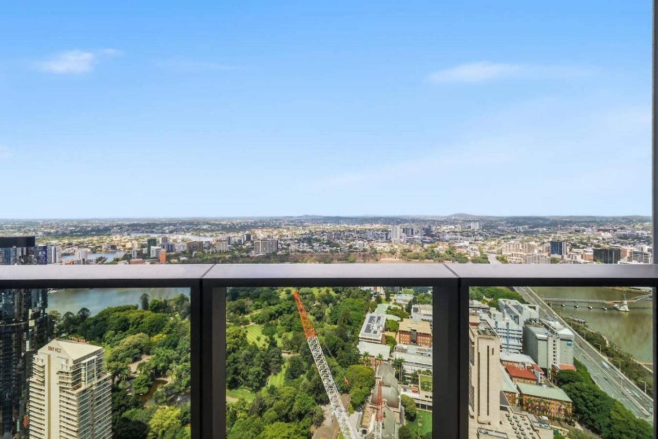 Apartment Level 43 Sweeping Skyline Luxury Designer 1br