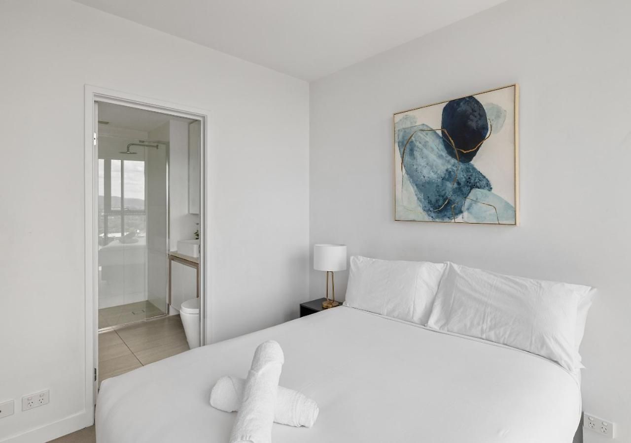 Lights Retreat - Fortitude Valley Apartment