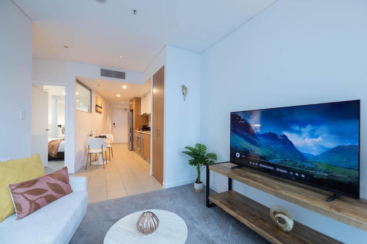 Stylish Skytower Cbd Getaway - Skyline Pool, Gym, Fast Wi-fi, River Walk, Botanical Gardens * Brisbane