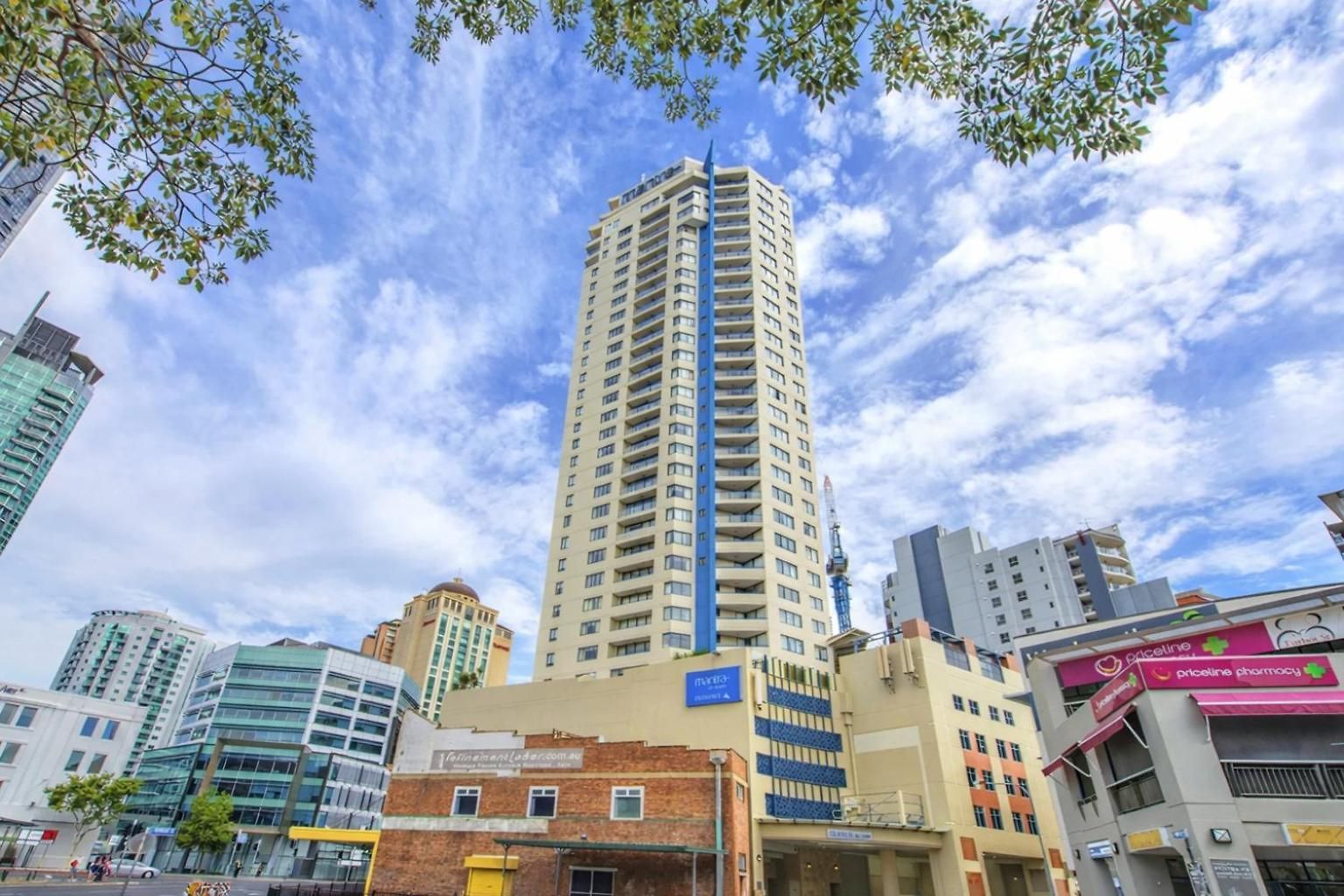 Apartment Inviting Family 2br | Cbd | Pool & Gym *