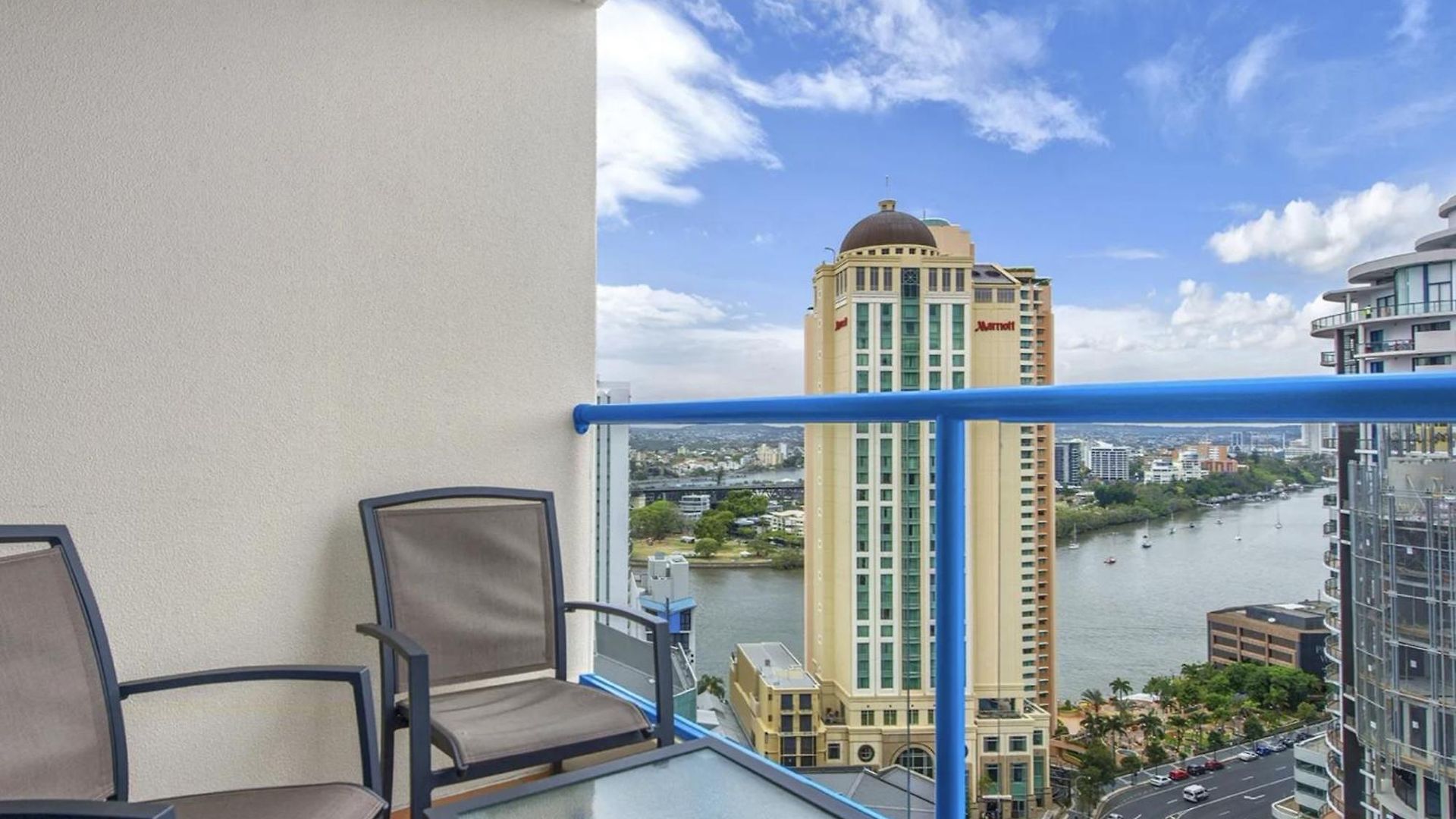 Inviting Family 2br | Cbd | Pool & Gym Apartment Brisbane