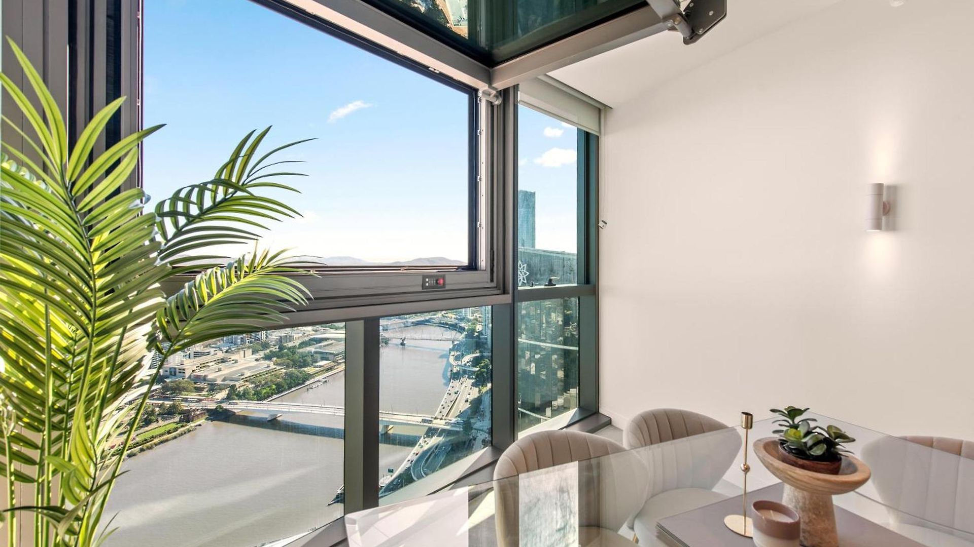 Apartment Queens Wharf 3br With 2 Parking *