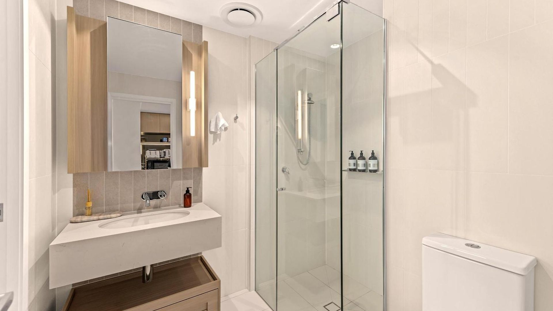 Apartment Queen's Wharf | South Bank & River Views | Pool