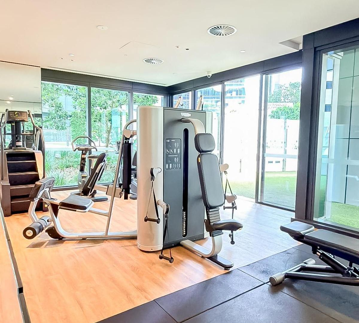 One Sky - Sleep 6 - Pools Cinema Sauna Gym Free Parking *